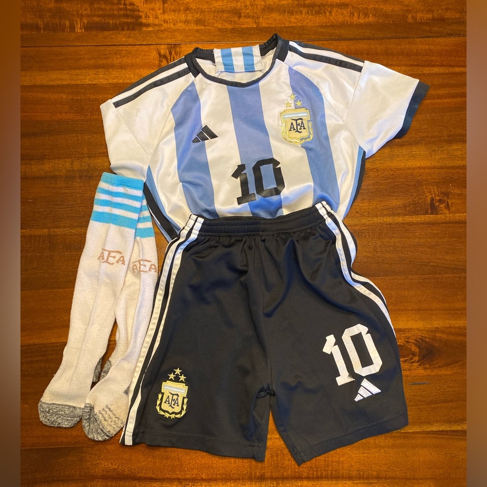 Youth Boy/Girl Messi Soccer Kit Size 26 Slim (5/6 7/8 USA)